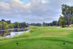 Carthage-Golf-Course,-Carthage,-MO-Lake